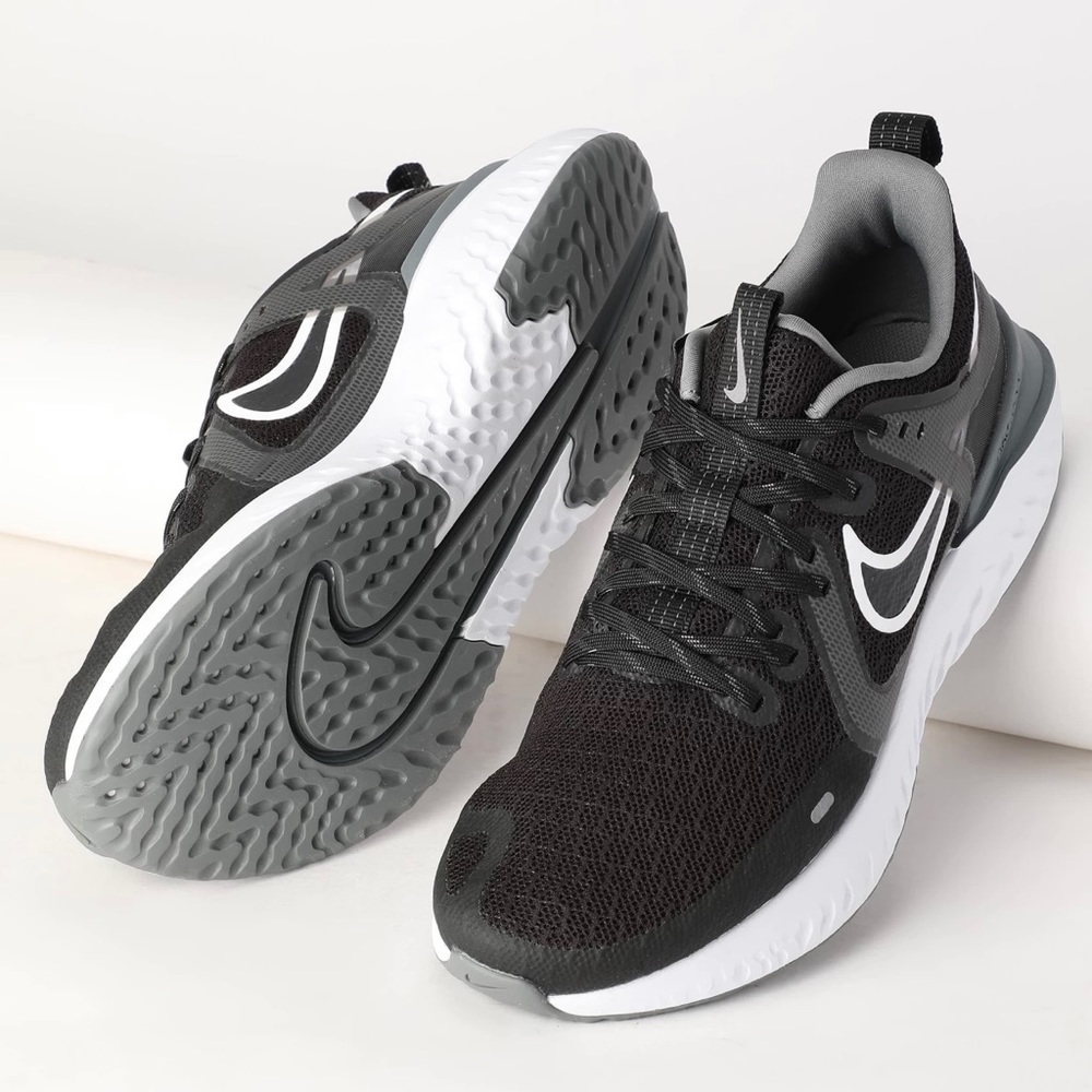 Nike Legend React